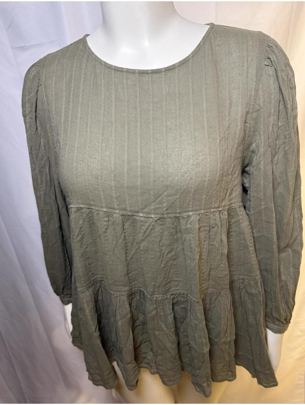 American Eagle green long sleeve open back top women's size medium